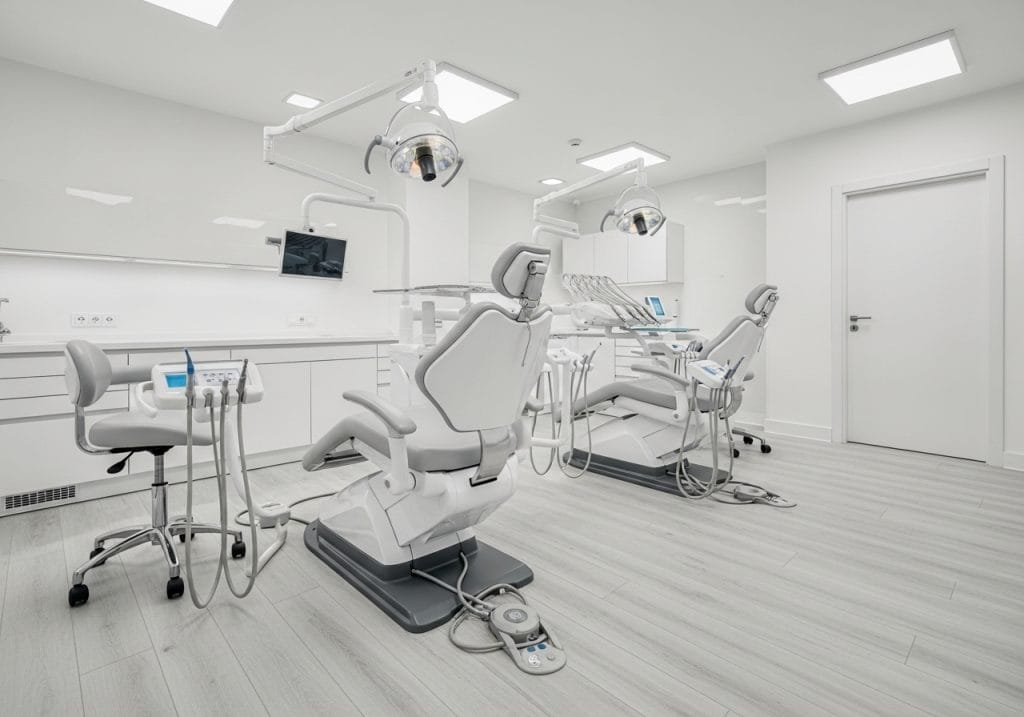 Cum alegi un dentist în Brașov: ce să verifici înainte