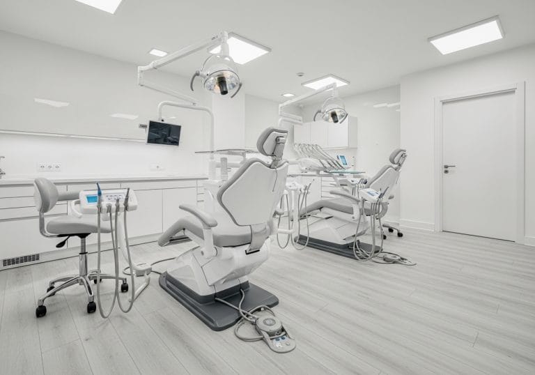 Cum alegi un dentist în Brașov: ce să verifici înainte